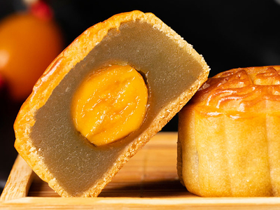 蛋黄白莲蓉月饼定制